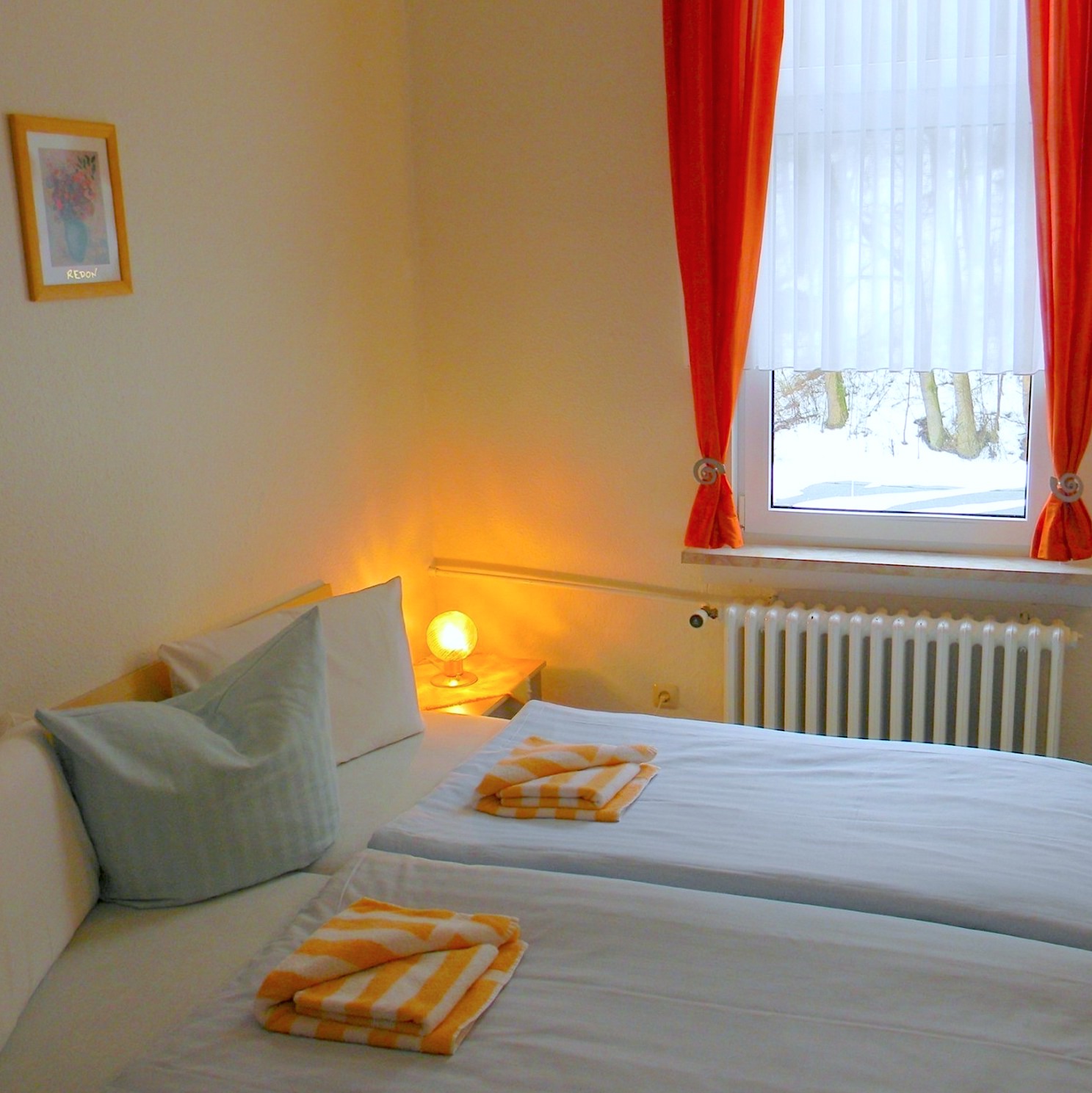 Double room-shared bathroom Main