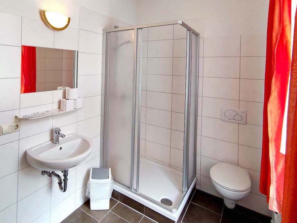Single room-shared bathroom 2 G